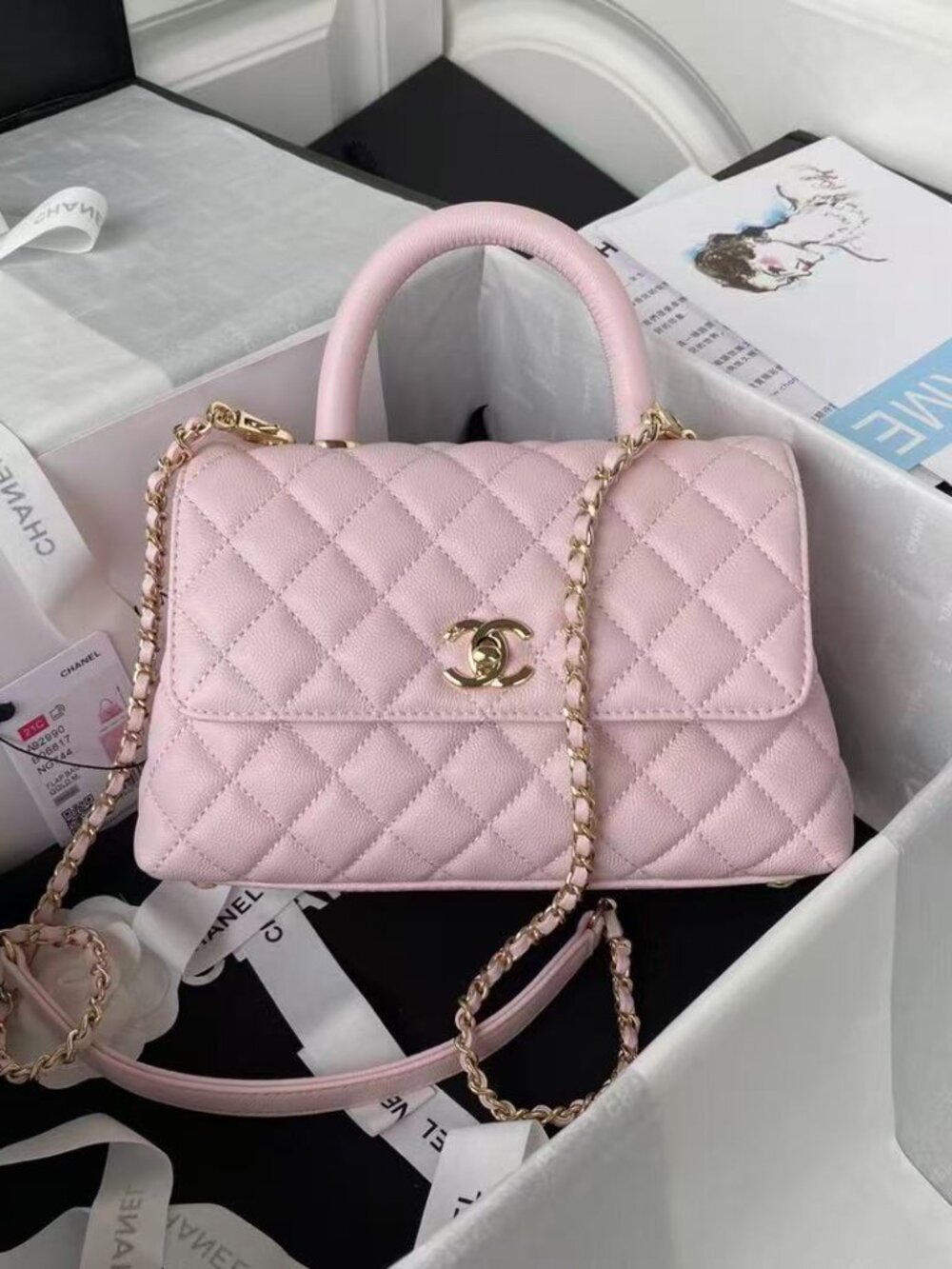 Classic CHANEL bag: A Stylish and Versatile Choice for Elegance
